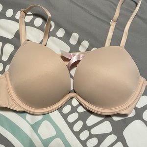 PINK Victoria’s Secret bra
